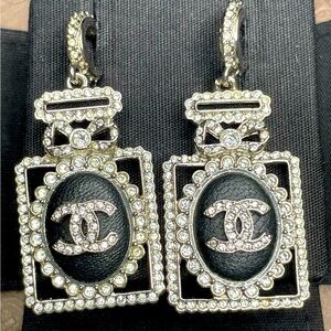 CHANEL 22B Black Lambskin Leather Palladium & Strass crystal Pierced Earrings